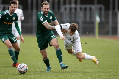 FC Homburg 08 vs TSG Balingen - Luca Plattenhardt gegen Felix Heim