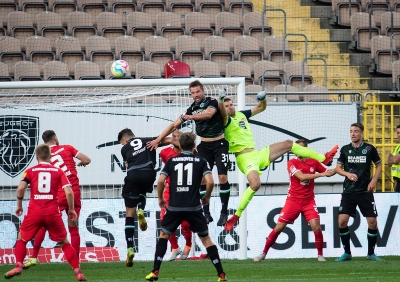 1. FC Kaiserslautern gegen Hannover 96 - Andreas Luthe