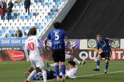 1. FC Saarbrücken gegen Viktoria Köln - Köln siegt nach einem Eigentor von Dominik Ernst 