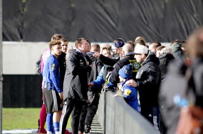1. FC Saarbrücken gegen Viktoria Köln - Saarbrücker Fans gelangen nach der Niederlage ins Stadion