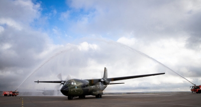 Das Tallotel landet am 7.12.2021 am Flugplatz Zweibrücken.