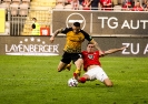 1. FC Kaiserslautern gegen Dynamo Dresden - Dominik Schad (links) im Duell mit von Panaiotis Vlachodimos.